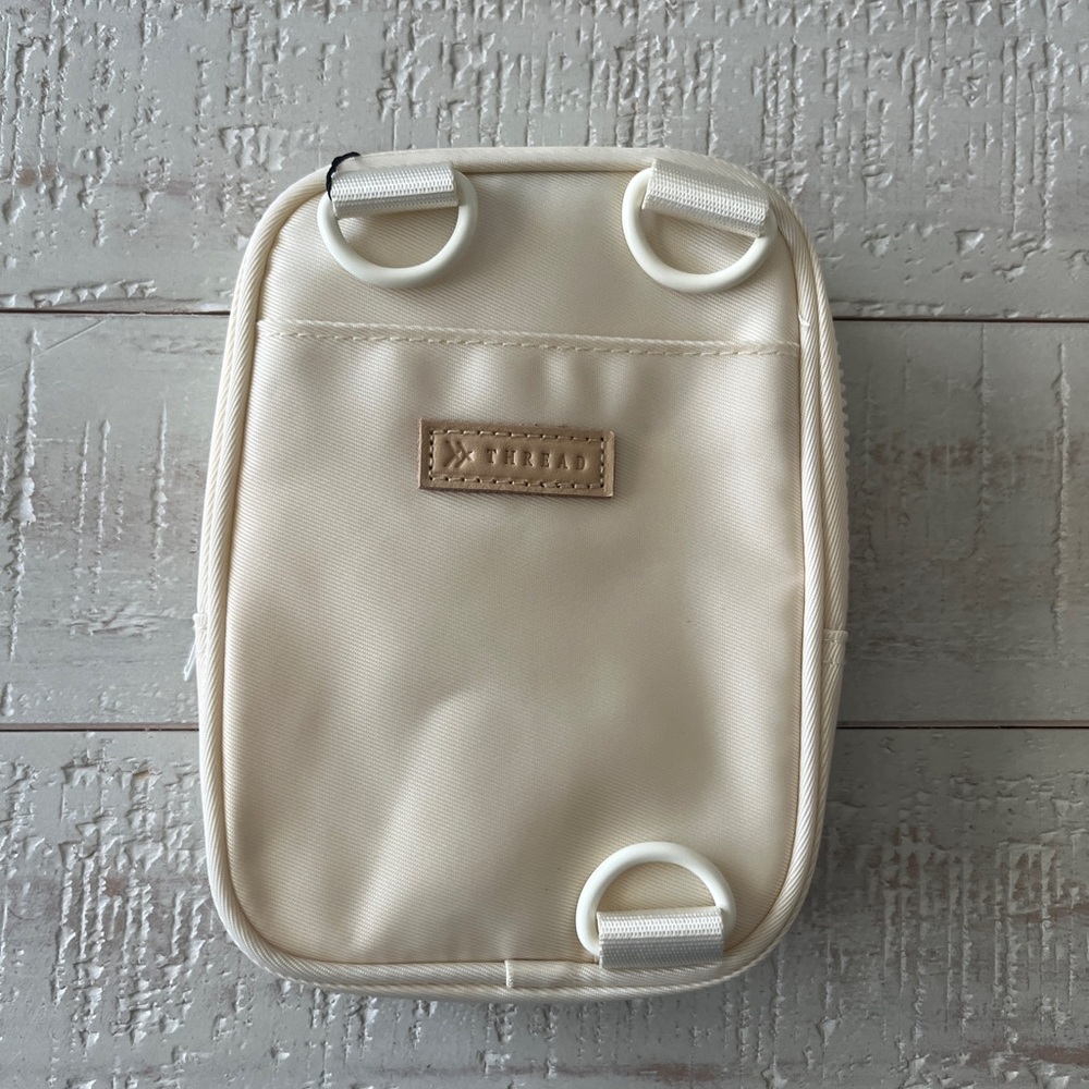 Thread Wallets - Off White Crossbody bag NWT - Picture 2 of 4